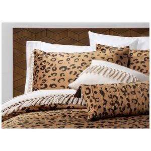 [opalhouse] 2 pillows 1 velvet pillow sham set